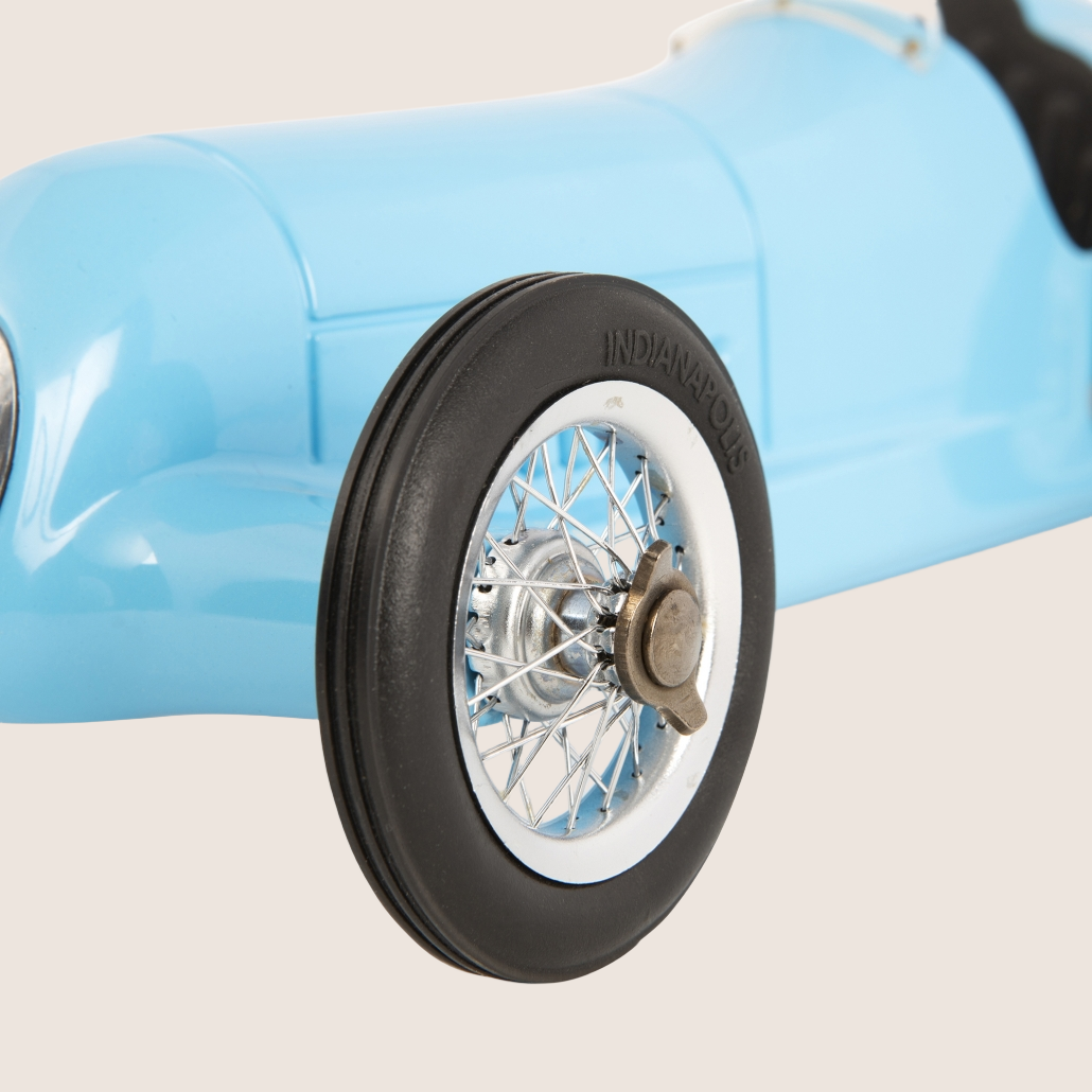 Blue Racer Bugatti Type 51 - Detailed model of the Bugatti Type 51 in classic blue color.