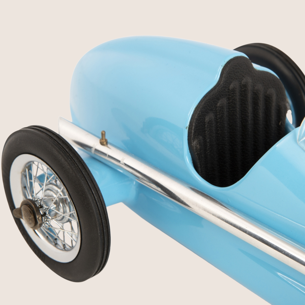 Blue Racer Bugatti Type 51 - Detailed model of the Bugatti Type 51 in classic blue color.
