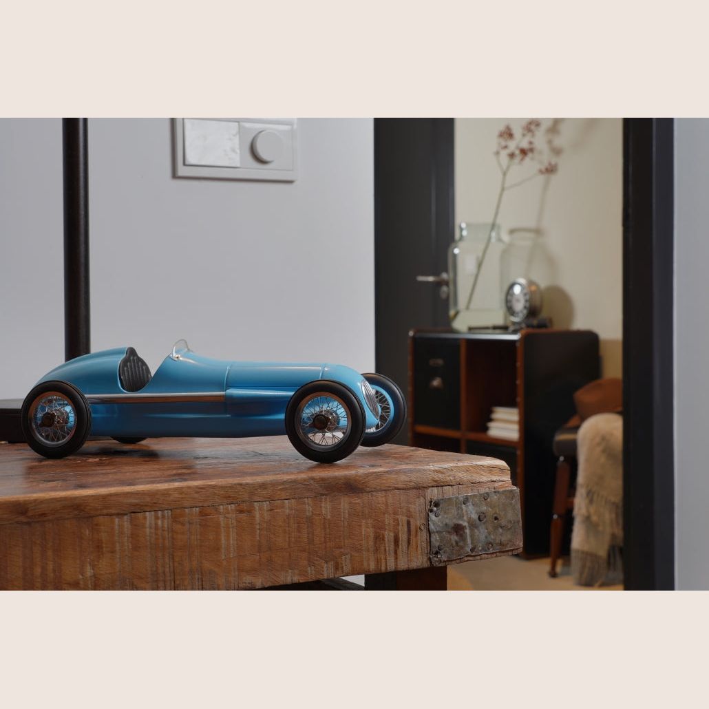 Blue Racer Bugatti Type 51 - Detailed model of the Bugatti Type 51 in classic blue color.
