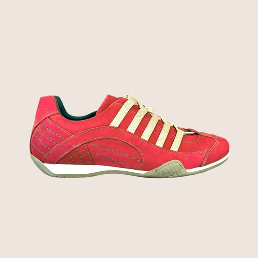 Red Grandprix Originals Corsa Rosso sneakers in leather with tire-patterned sole and sporty design - inspired by classic motorsport.