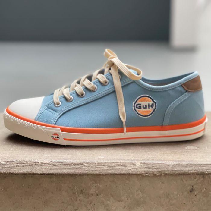 Canvas Sneaker Men Gulfblue - Classic canvas sneakers in Gulf-blue, perfect for casual everyday style.