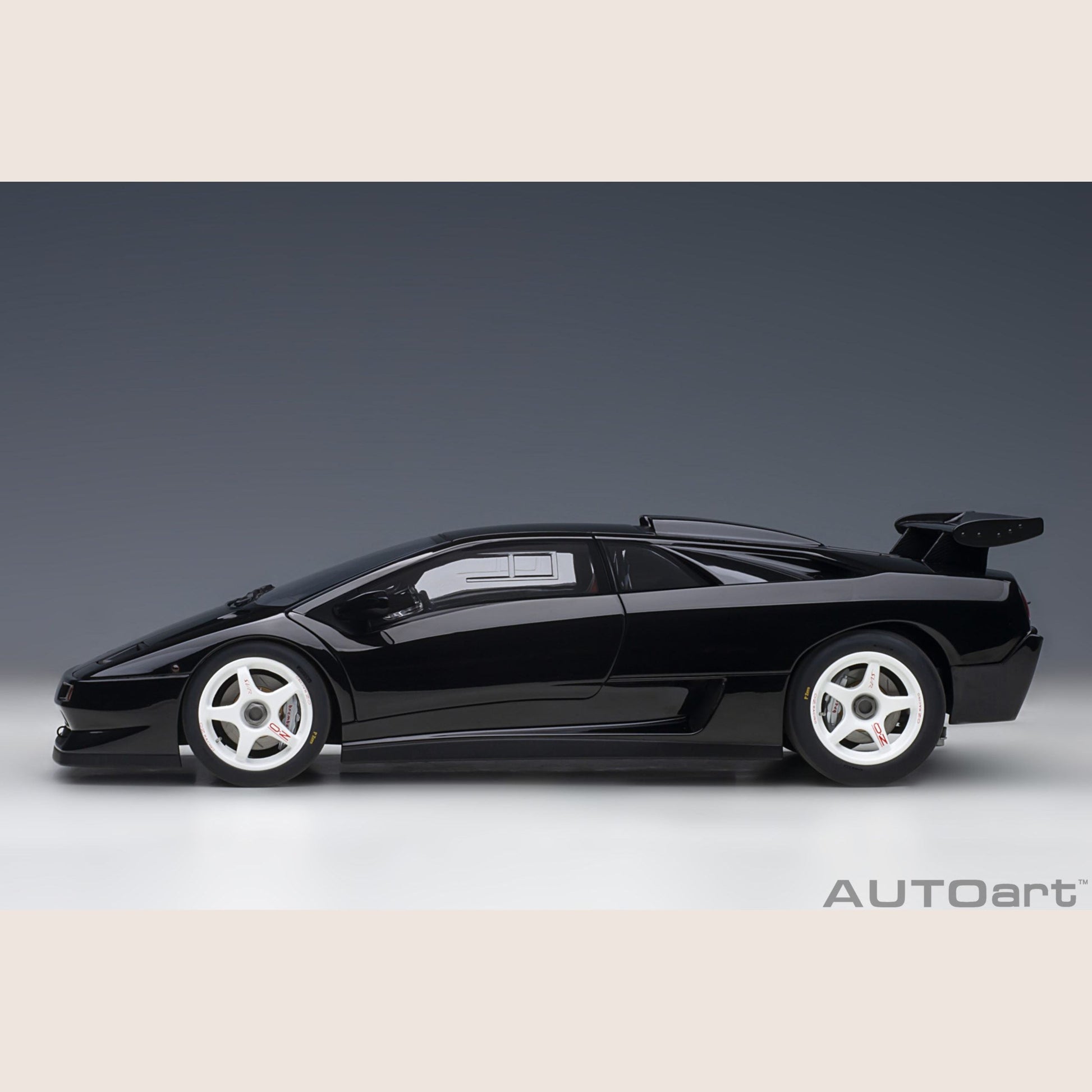 Lamborghini Diablo SE30 - 1999 1:18 - Highly detailed model of the Lamborghini Diablo SE30 from 1999.