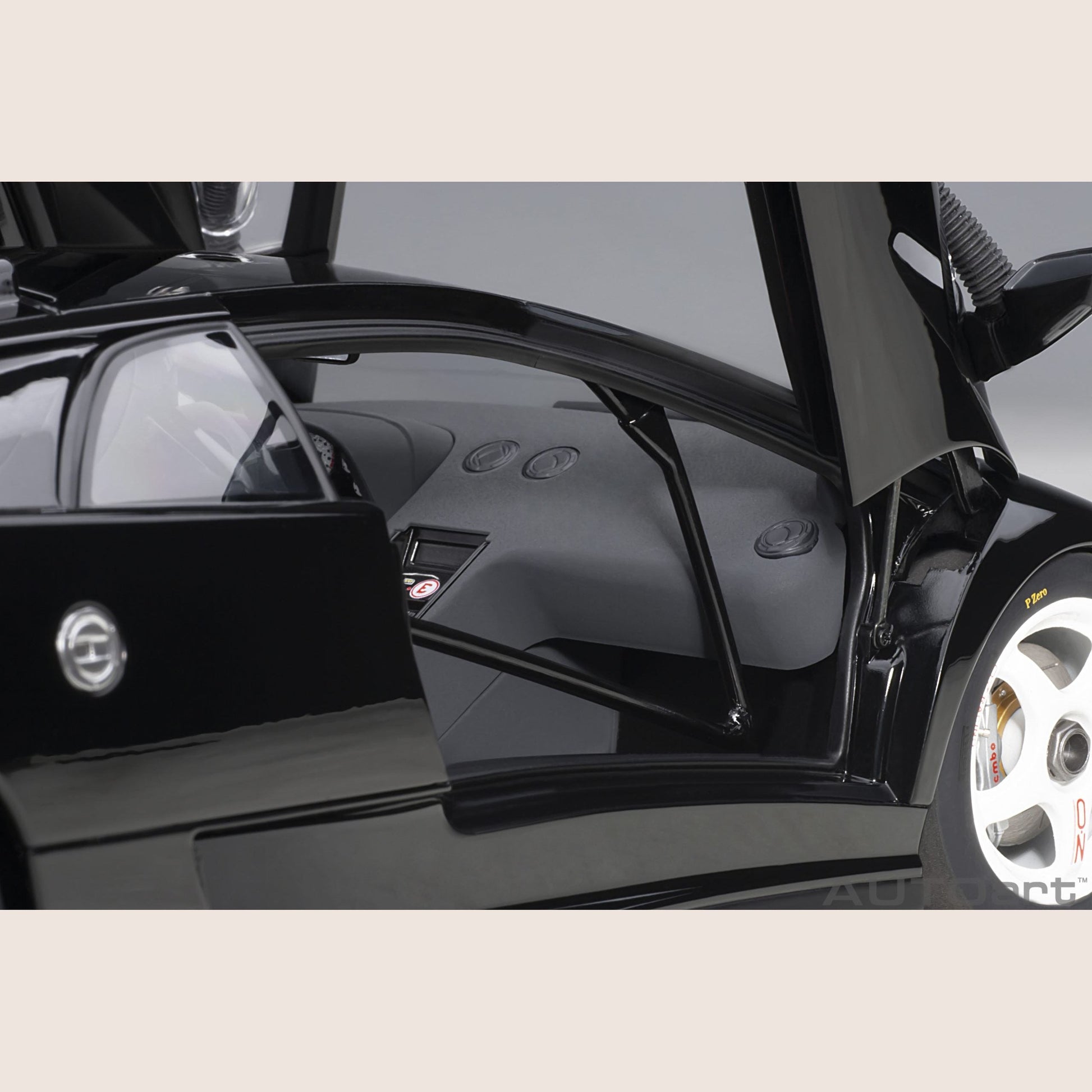 Lamborghini Diablo SE30 - 1999 1:18 - Highly detailed model of the Lamborghini Diablo SE30 from 1999.