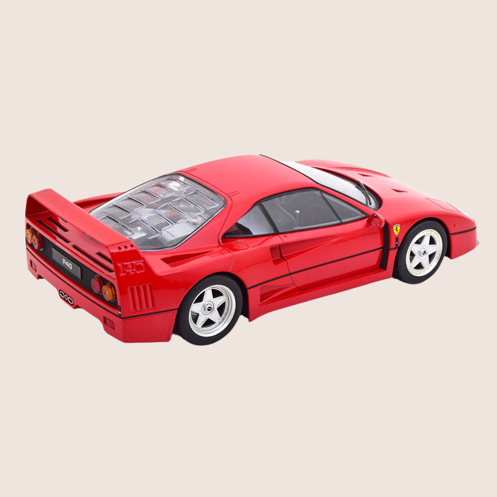 Ferrari F40 1:18 - Detailed model of the legendary Ferrari F40 in 1:18 scale. An iconic supercar with precise details and authentic design. Perfect for Ferrari enthusiasts and collectors.