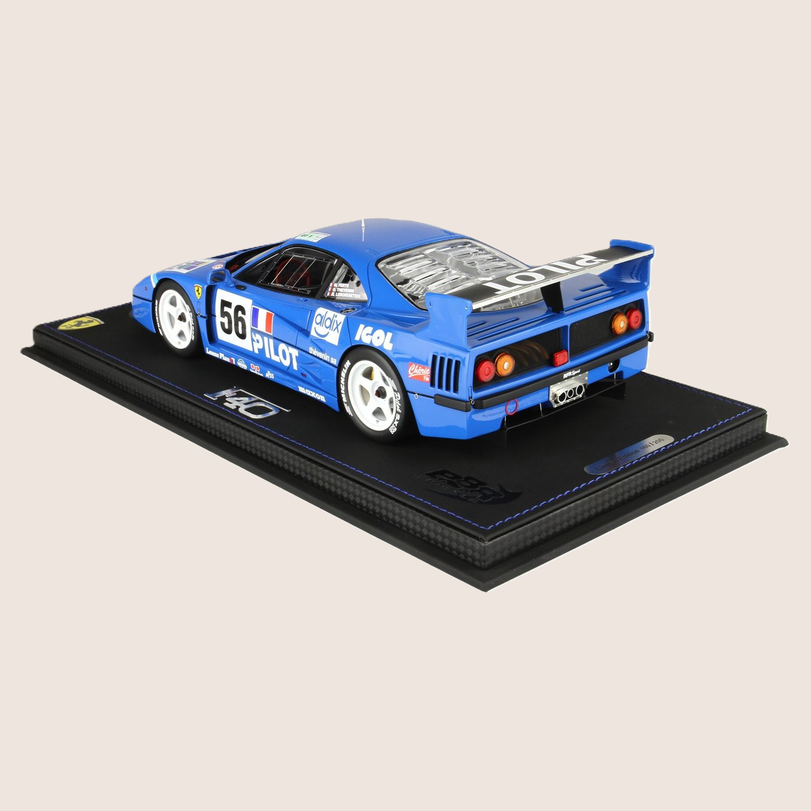 Ferrari F40 LM Le Mans 1996 Pilot Pen Racing 1:18 - Detailed model of the Ferrari F40 LM from Le Mans 1996.