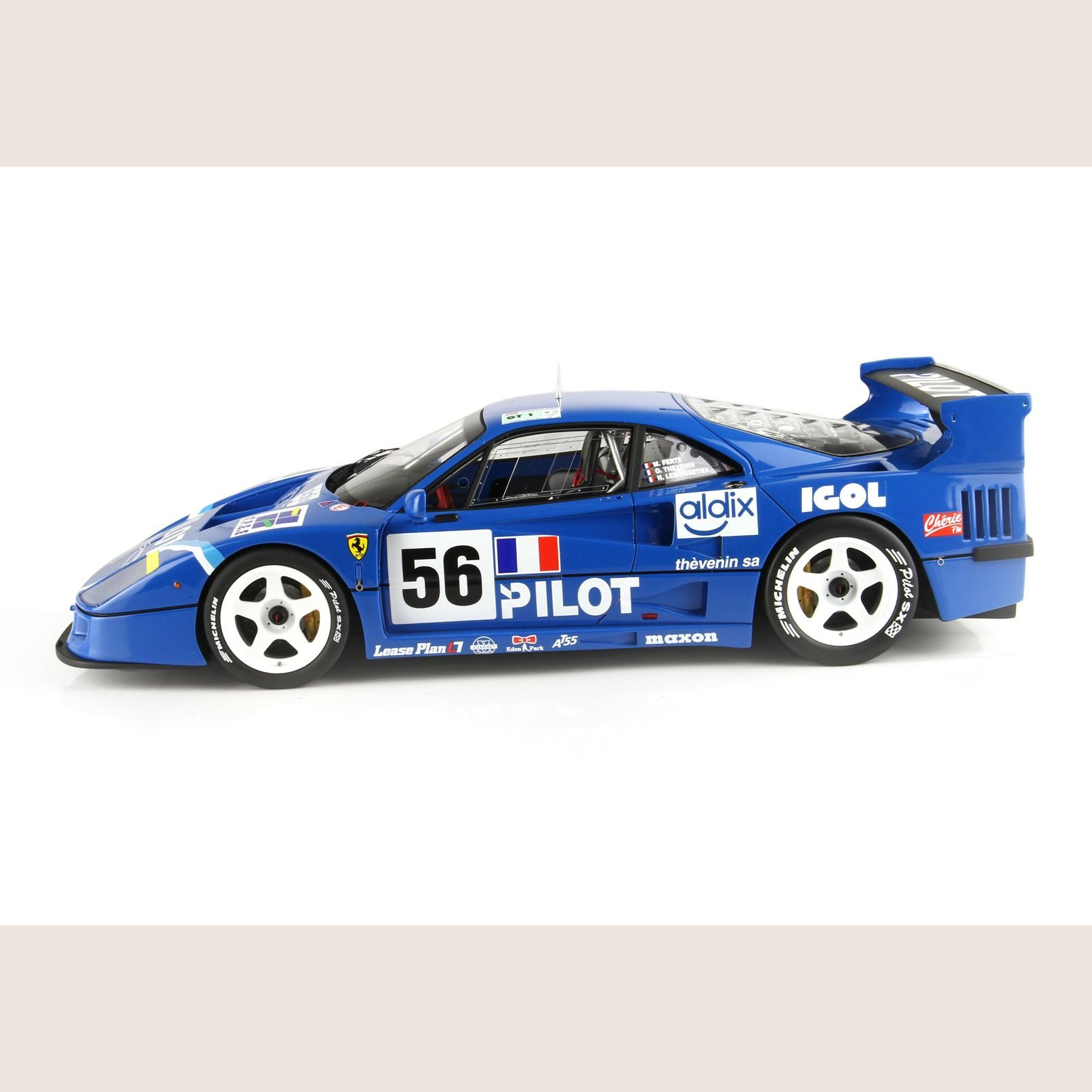 Ferrari F40 LM Le Mans 1996 Pilot Pen Racing 1:18 - Detailed model of the Ferrari F40 LM from Le Mans 1996.