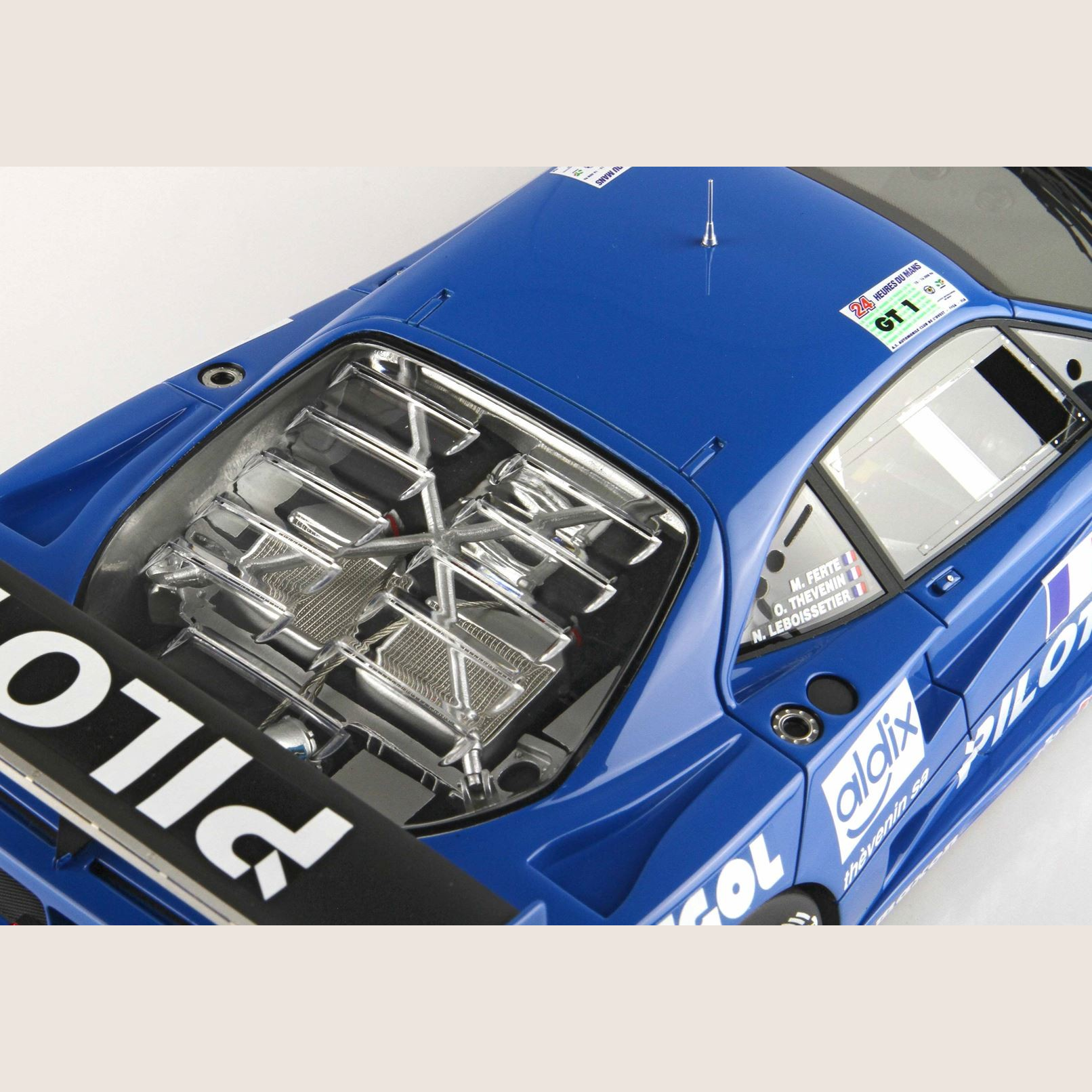 18 Ferrari F40 LM 1996 Pen Racing model car from BBR - exclusive collector model with high level of detail. Precision-made replica of the legendary Ferrari F40 LM racing car, perfect for car enthusiasts and collectors.