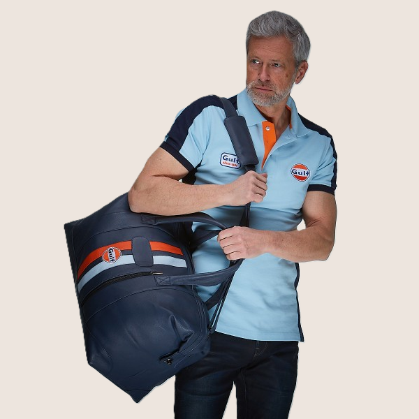 Gulf Leather Travelbag Navy Large - Large and spacious travel bag in navy blue leather with iconic Gulf details. Ideal for longer trips with both style and functionality.