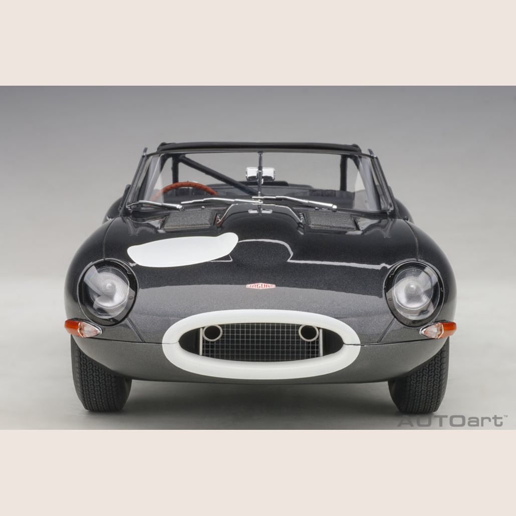 Jaguar Lightweight E-Type Dark Grey - Lightweight version of the Jaguar E-Type in dark gray. A gem for car enthusiasts.