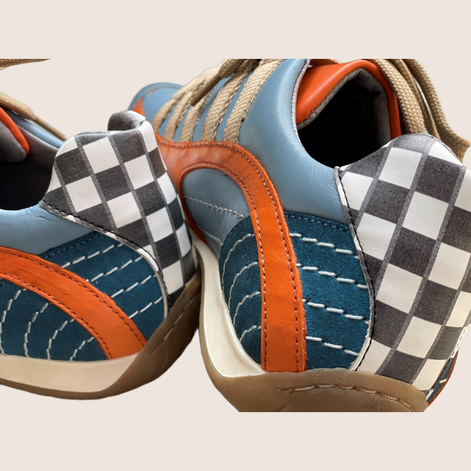 GPO Lady Sneaker Ice Blue - Elegant and comfortable sneakers in ice blue color, designed with inspiration from classic motorsport for everyday wear.