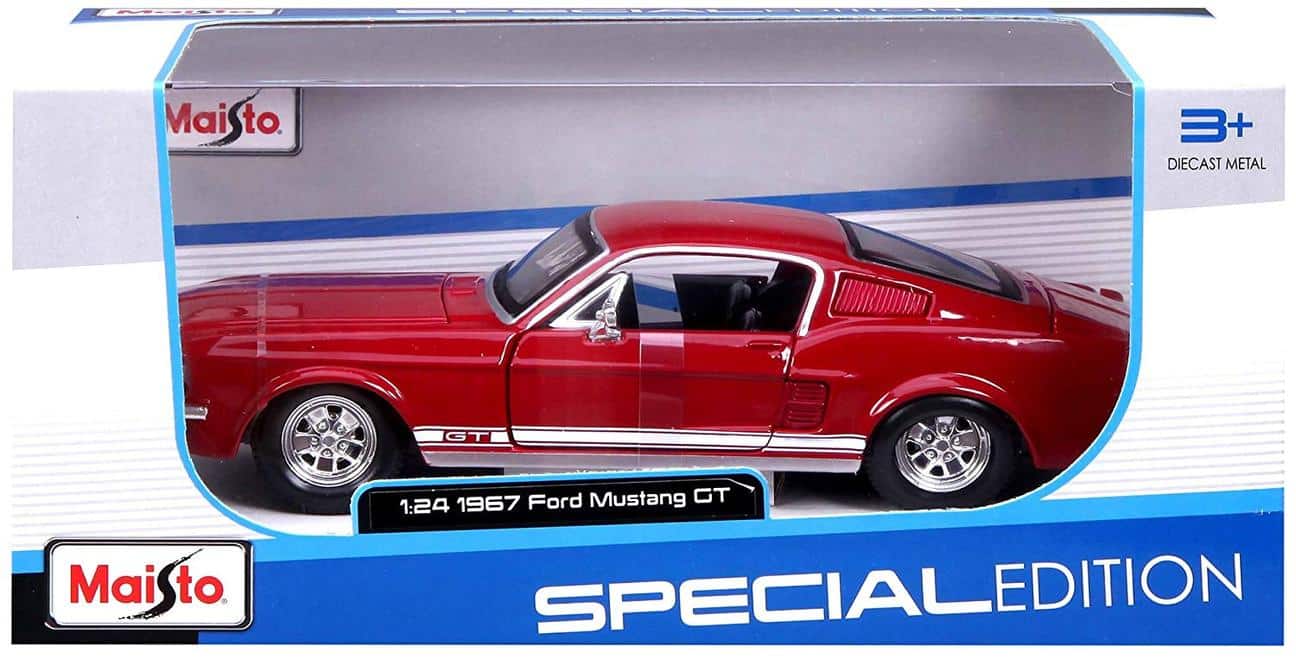 Maisto Ford Mustang GT 1967 1:24 car model in red with detailed design and authentic muscle car style