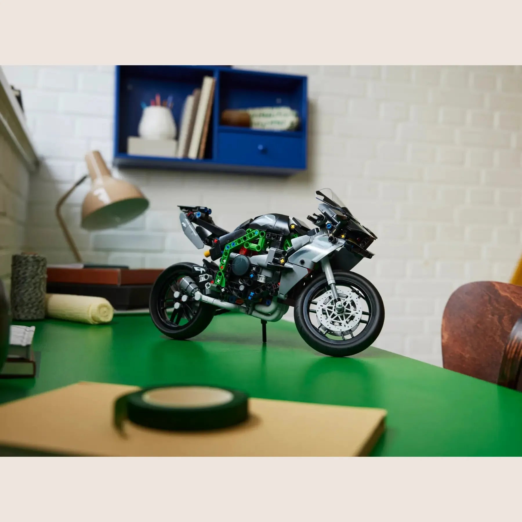 Kawasaki Ninja H2R Motorcycle - LEGO Technic Kawasaki Ninja H2R, a model of the extreme superbike.