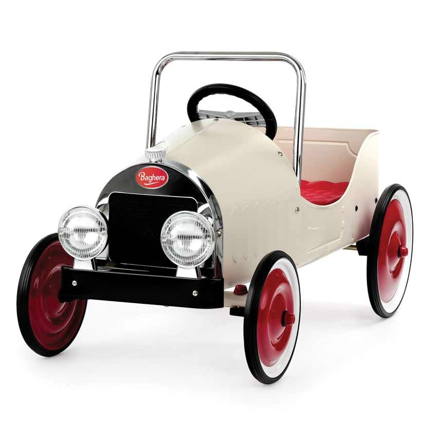 Baghera Classic Pedalcar - timeless pedal car with retro look and robust metal frame, ideal for imaginative play and little racers.