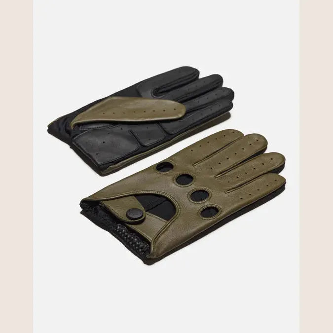 Frederik, Army / One-Size - Classic army green driving gloves in supple leather, ideal for both car and motorcycle.