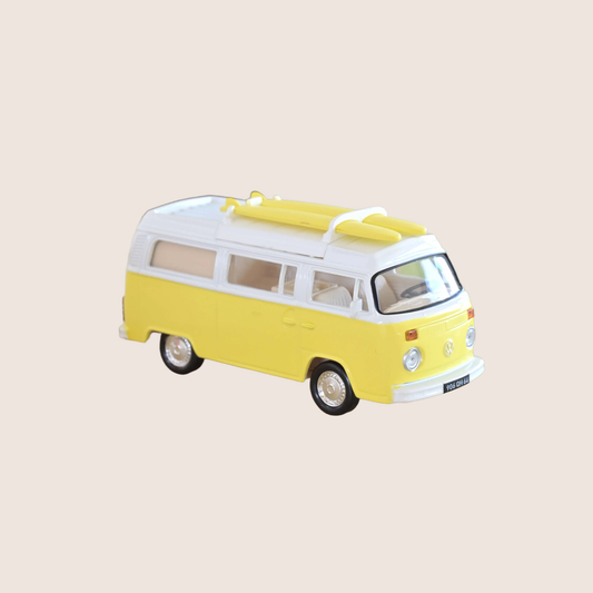 Volkswagen T2 Camper Yellow 1:43 - Detailed model of the classic VW T2 camper in yellow, 1:43 scale from Norev. A nostalgic tribute to the iconic camper van of the 70s, ideal for collectors.