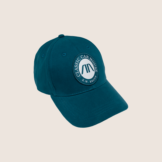 Cap CCH - Classic and stylish cap with the CCH logo, ideal for both sunny days and casual looks.